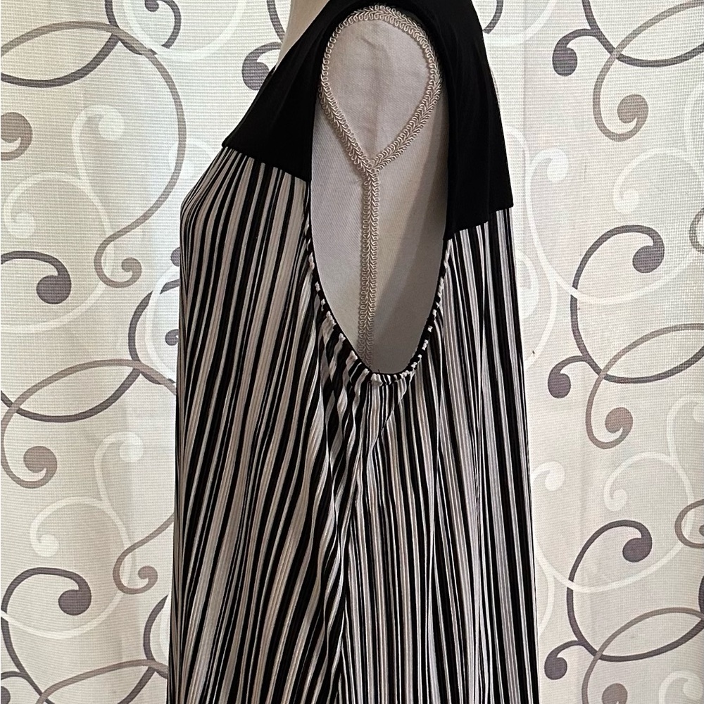 Roz & Ali Black and White Striped Blouse - Picture 4 of 5